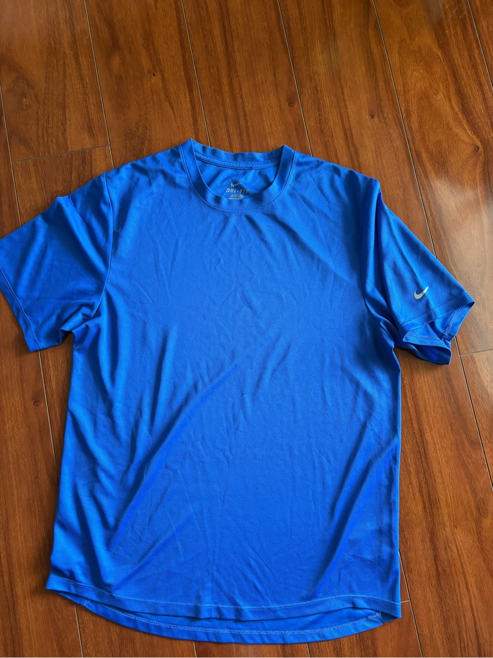 Nike Men’s Short Sleeve Crew T-Shirt in Bright Blue